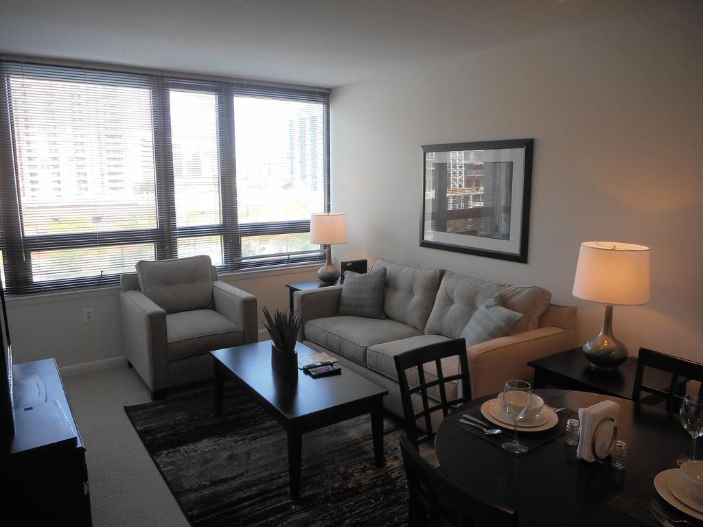National At Reston Town Center Apartment Exterior photo